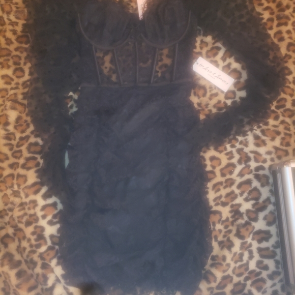 SOLD- Rare BLACK Delicate Lace Long-Sleeved Dress, For Love and Lemons, XXS - Picture 4 of 9